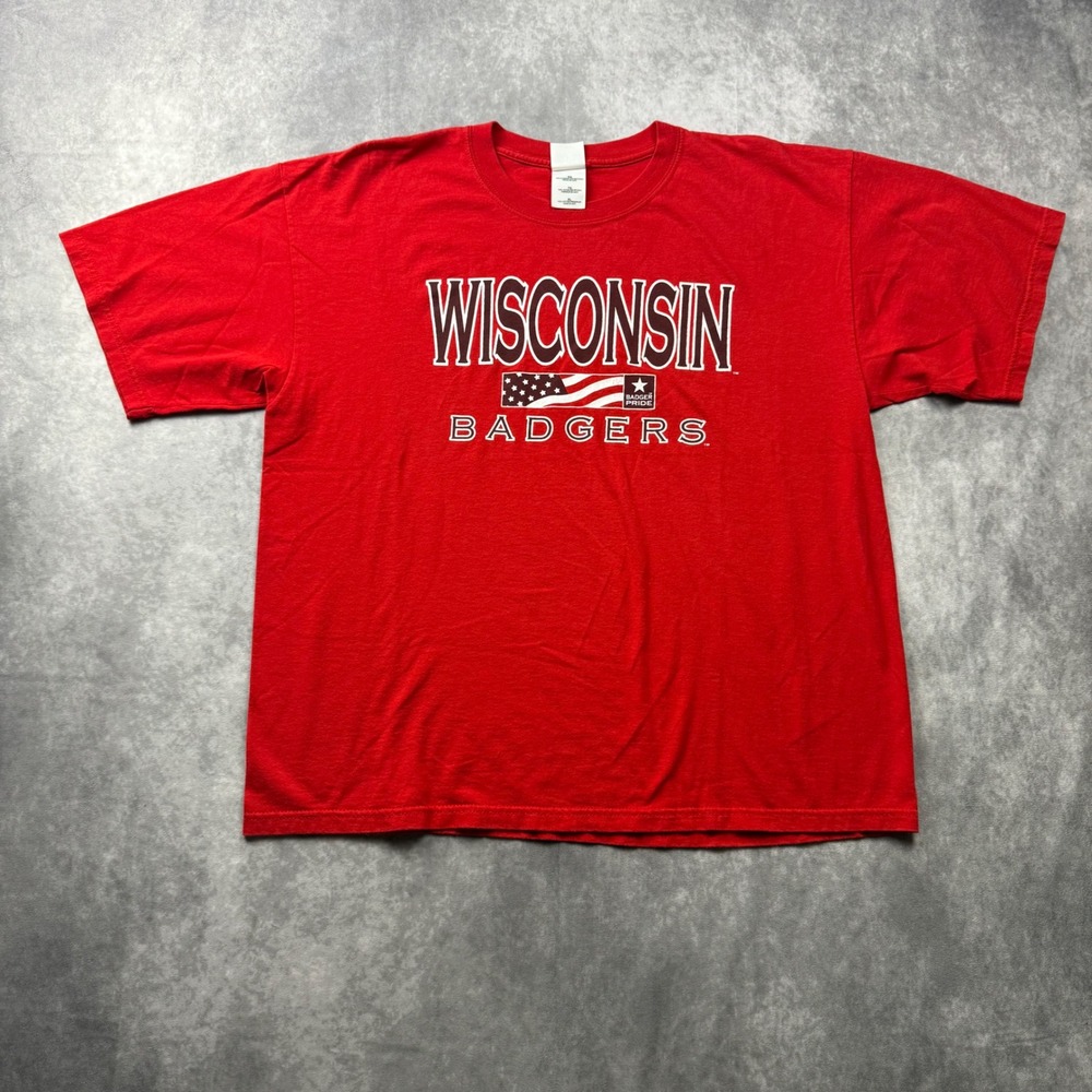 Wisconsin Badgers T Shirt Mens XL Red Gildan Heavy Cotton NCAA Collegiate Tee